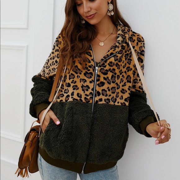 ♦️🆕Leopard Print Full Zipper Up Hoodie Olive - Picture 2 of 6